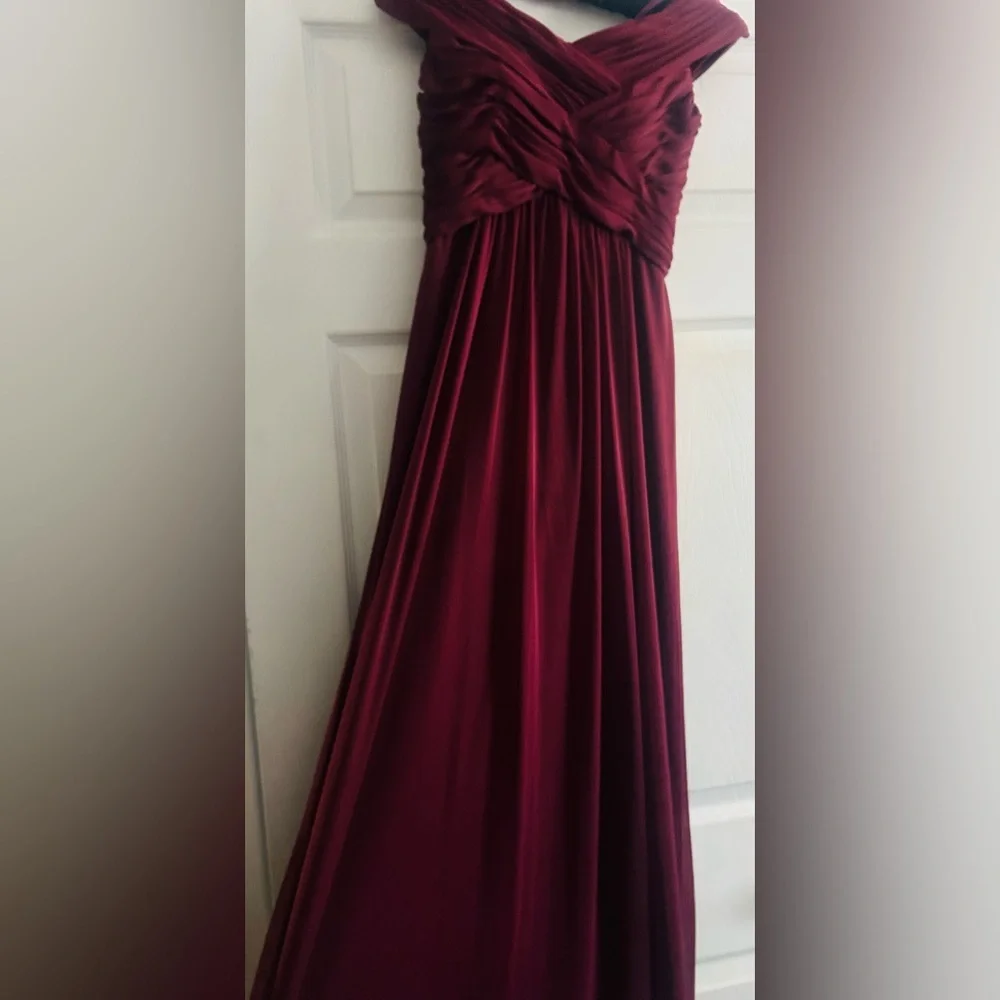 Crisscross Off-Shoulder Girls Junior Bridesmaid dress, sewn in bra, size 10 - Picture 8 of 9